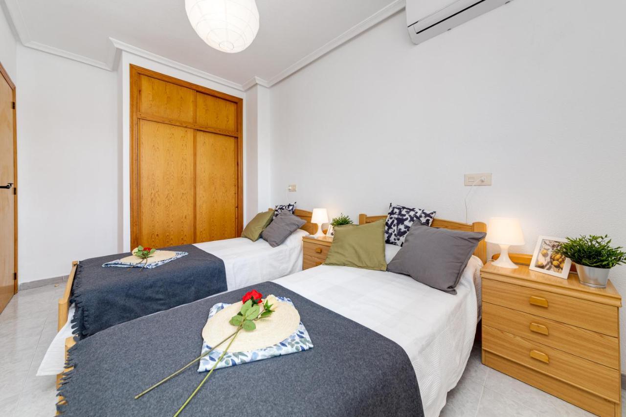 Cozy Apartment Near The Sea Torrevieja Exterior photo